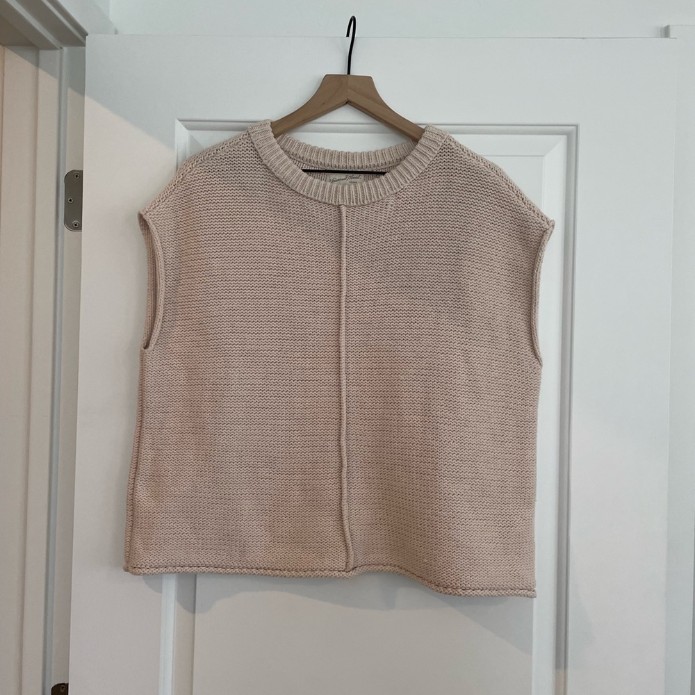 Light blush short sleeve sweater